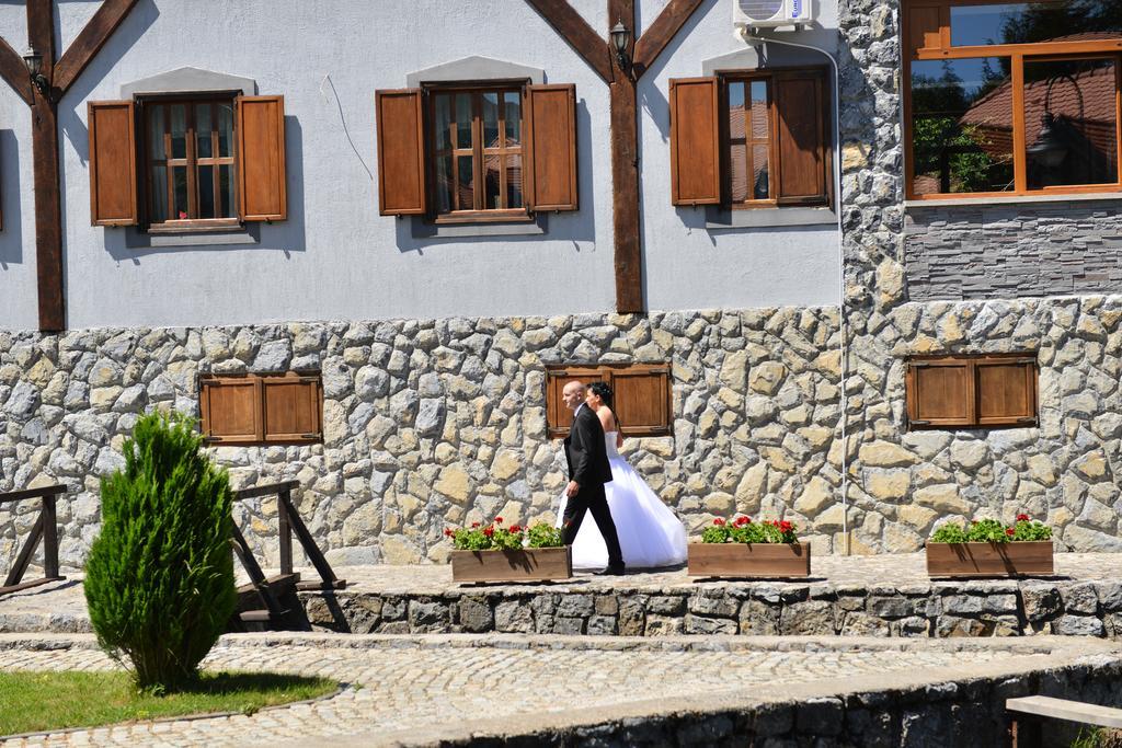Hotel Gacka Оточац Екстер'єр фото