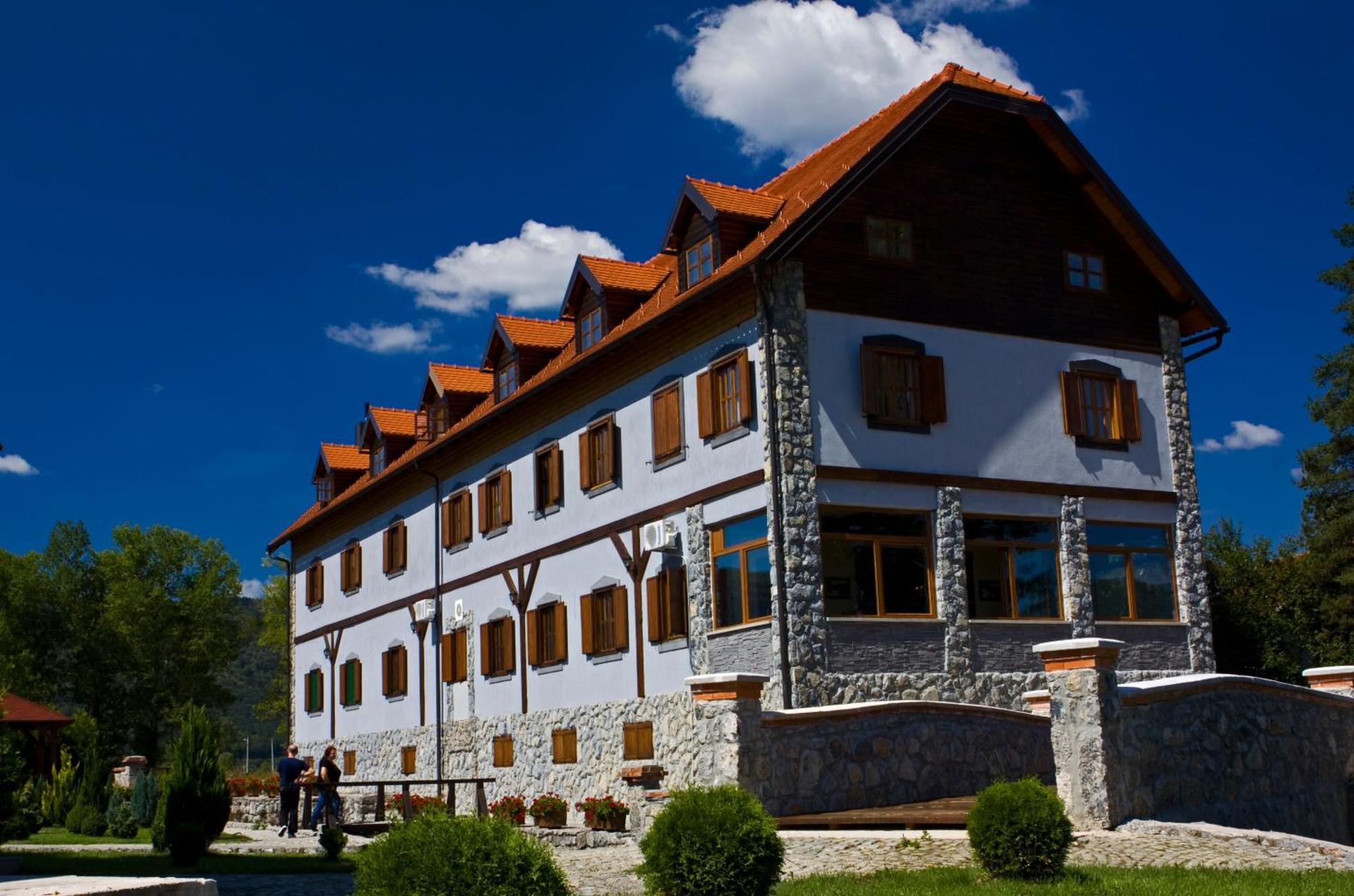 Hotel Gacka Оточац Екстер'єр фото