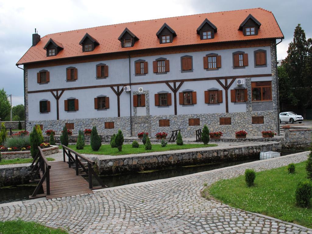 Hotel Gacka Оточац Екстер'єр фото