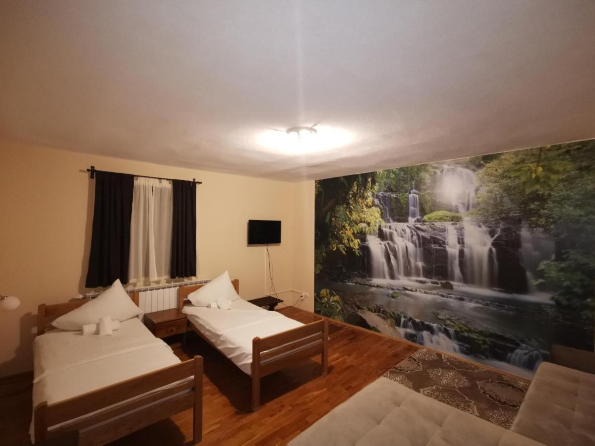 Hotel Gacka Оточац Екстер'єр фото