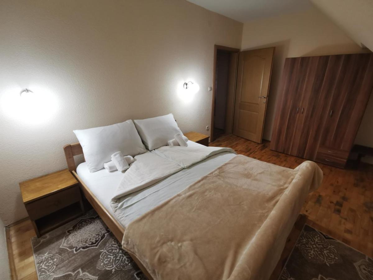 Hotel Gacka Оточац Екстер'єр фото
