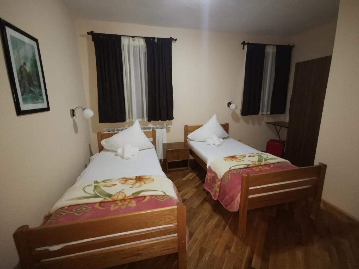 Hotel Gacka Оточац Екстер'єр фото